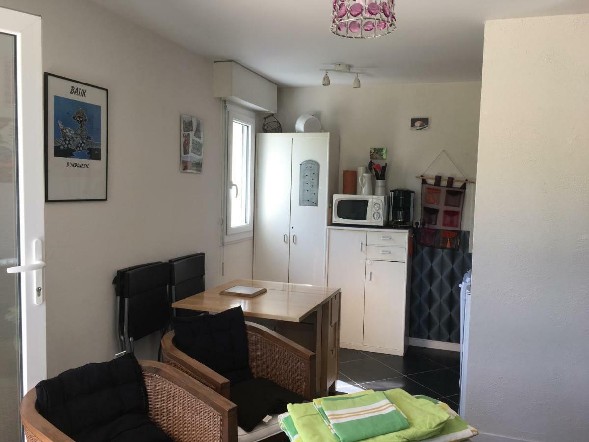 appartement proche mer avec jardin ensoleillé Houlgate Exteriör bild